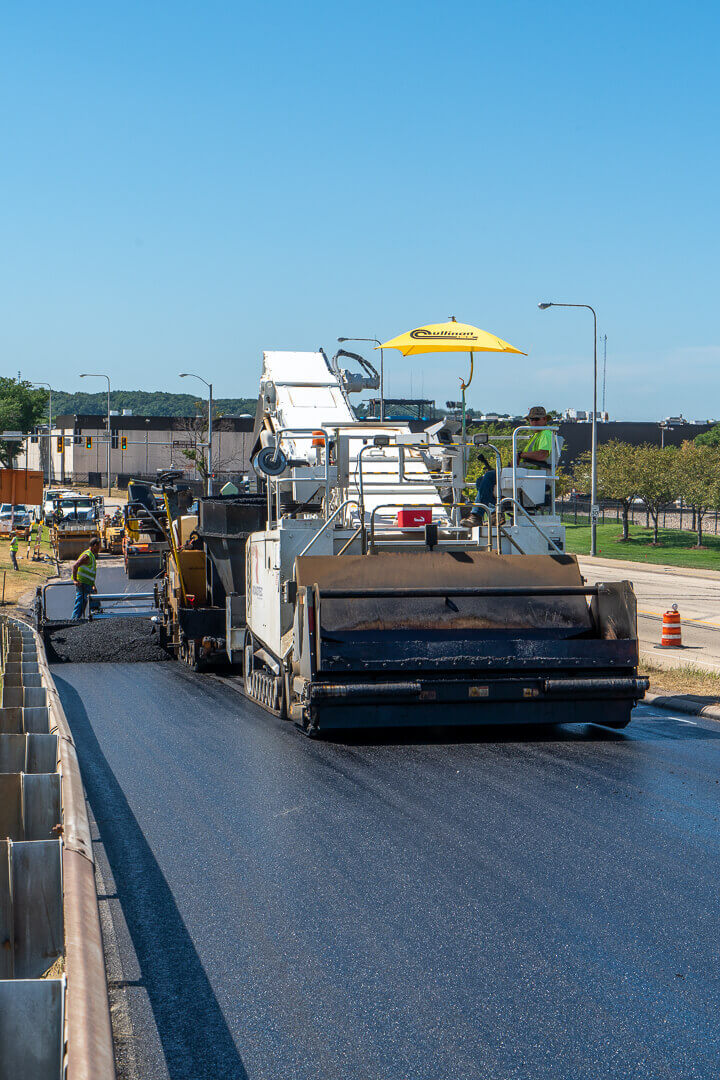 Roadtec MTV1105 Material Transfer Vehicle Astec